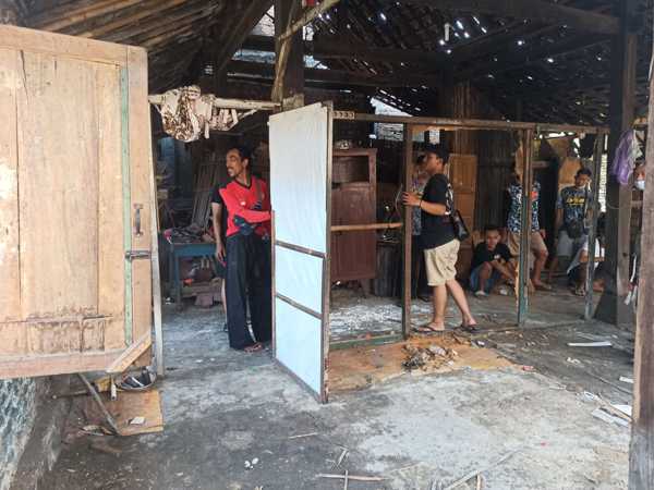 Lewat Gerakan Sepuluh Ribu Berbagi, Pawartos Kartasura Sukoharjo Bedah Rumah Warga Miskin