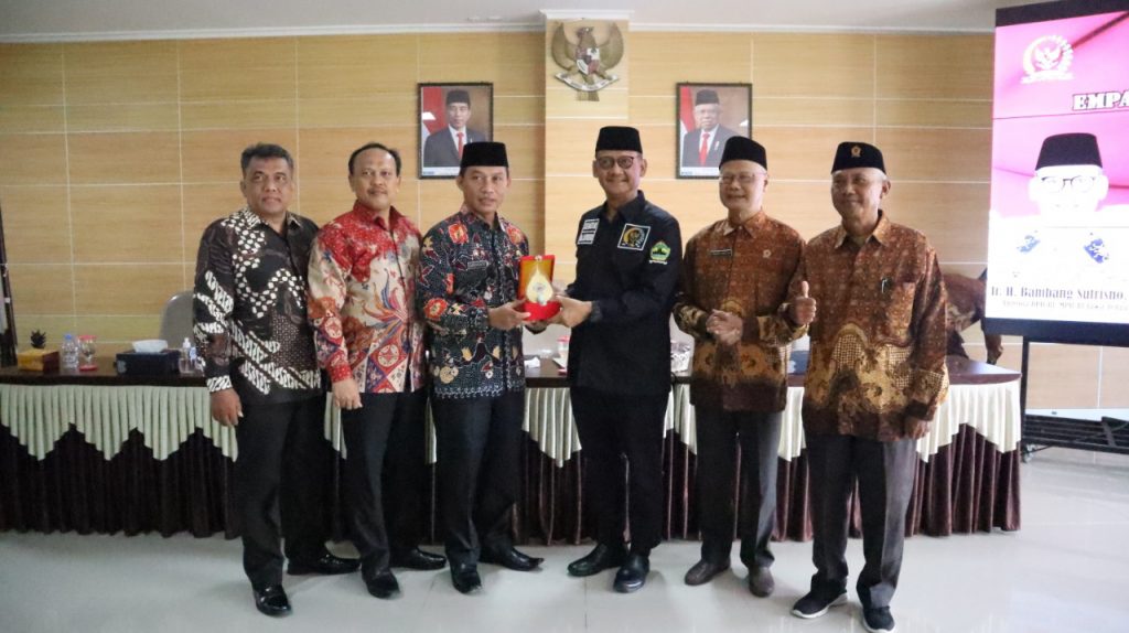 Anggota MPR-RI Bambang Sutrisno Sosialisasi Empat Pilar Kebangsaan Bersama PWRI Brebes